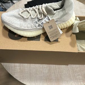Yeezy 350 V2 CMPCT M 5 1/2 W 7